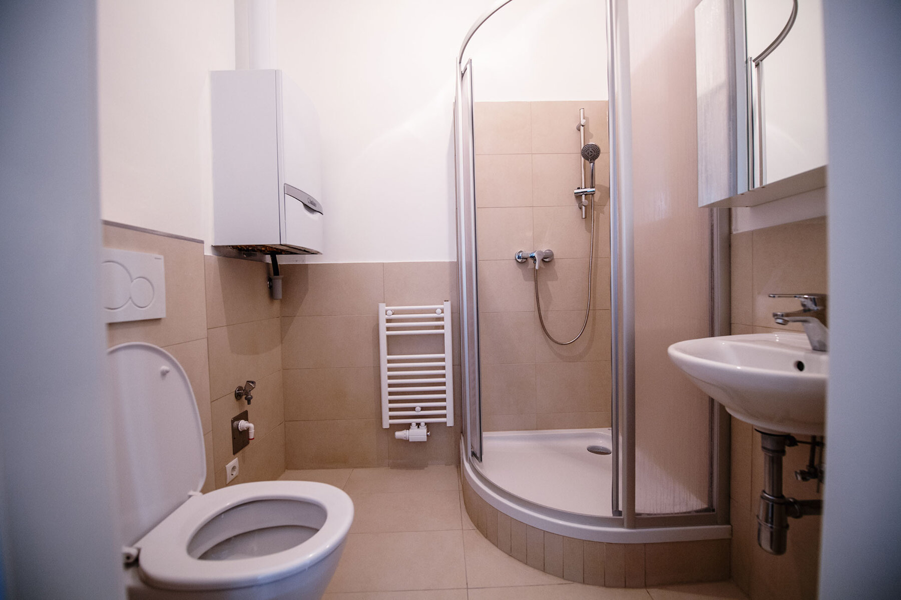 Badezimmer fachgerecht saniert von der Fracasso VI GmbH
